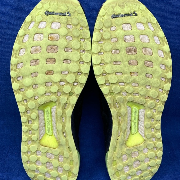 Size 10 - Adidas Ivy Park x UltraBoost Black Hi-Res Yellow - GX0200 - PreOwned